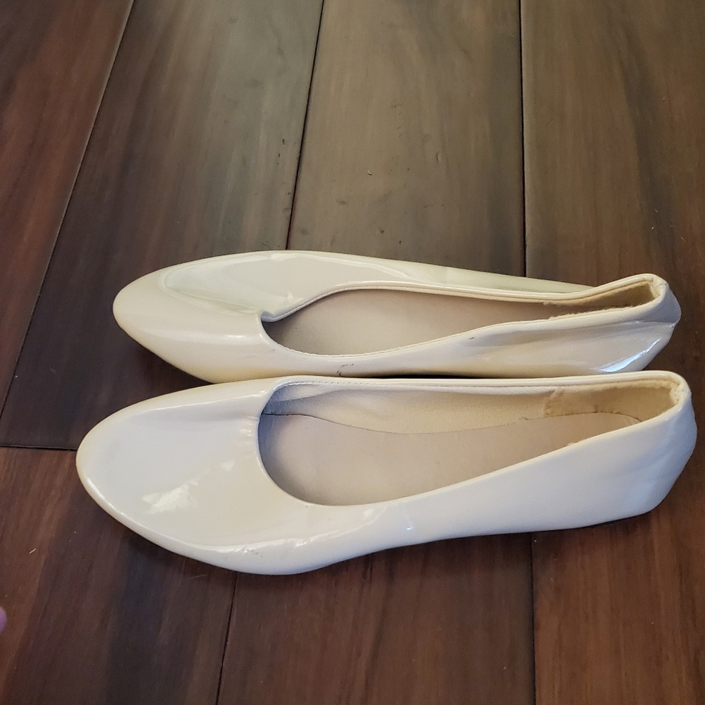 Shoes - Picture 2 of 3